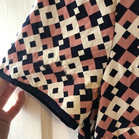 𝅺5/$25 J.Crew Blouse - Picture 7 of 7